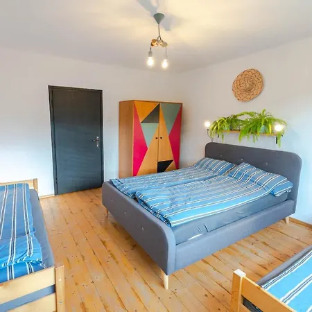 Apartament Latynoskii Nad Wisla Z Ogrodem ウストロン