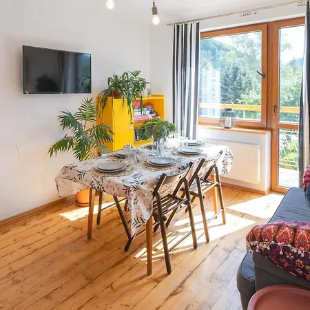 Apartament Latynoskii Nad Wisla Z Ogrodem ウストロン