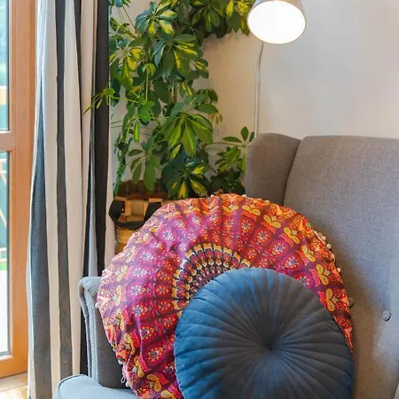 Apartament Latynoskii Nad Wisla Z Ogrodem アパート