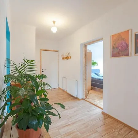 Apartament Latynoskii Nad Wisla Z Ogrodem アパート *