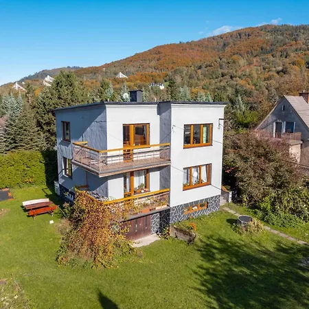Apartament Latynoskii Nad Wisla Z Ogrodem アパート ウストロン